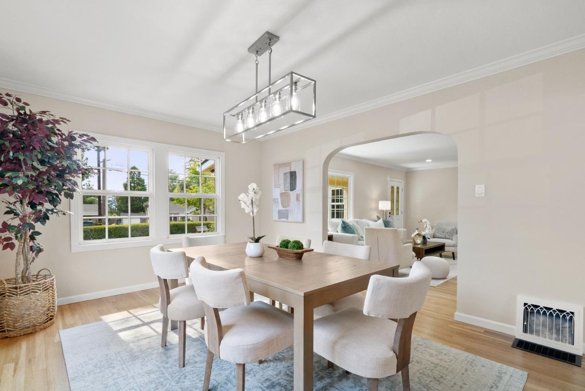 Dining room, Interior, Living room, Pendant Lights, Recessed Lighting, Wood Texture Flooring
