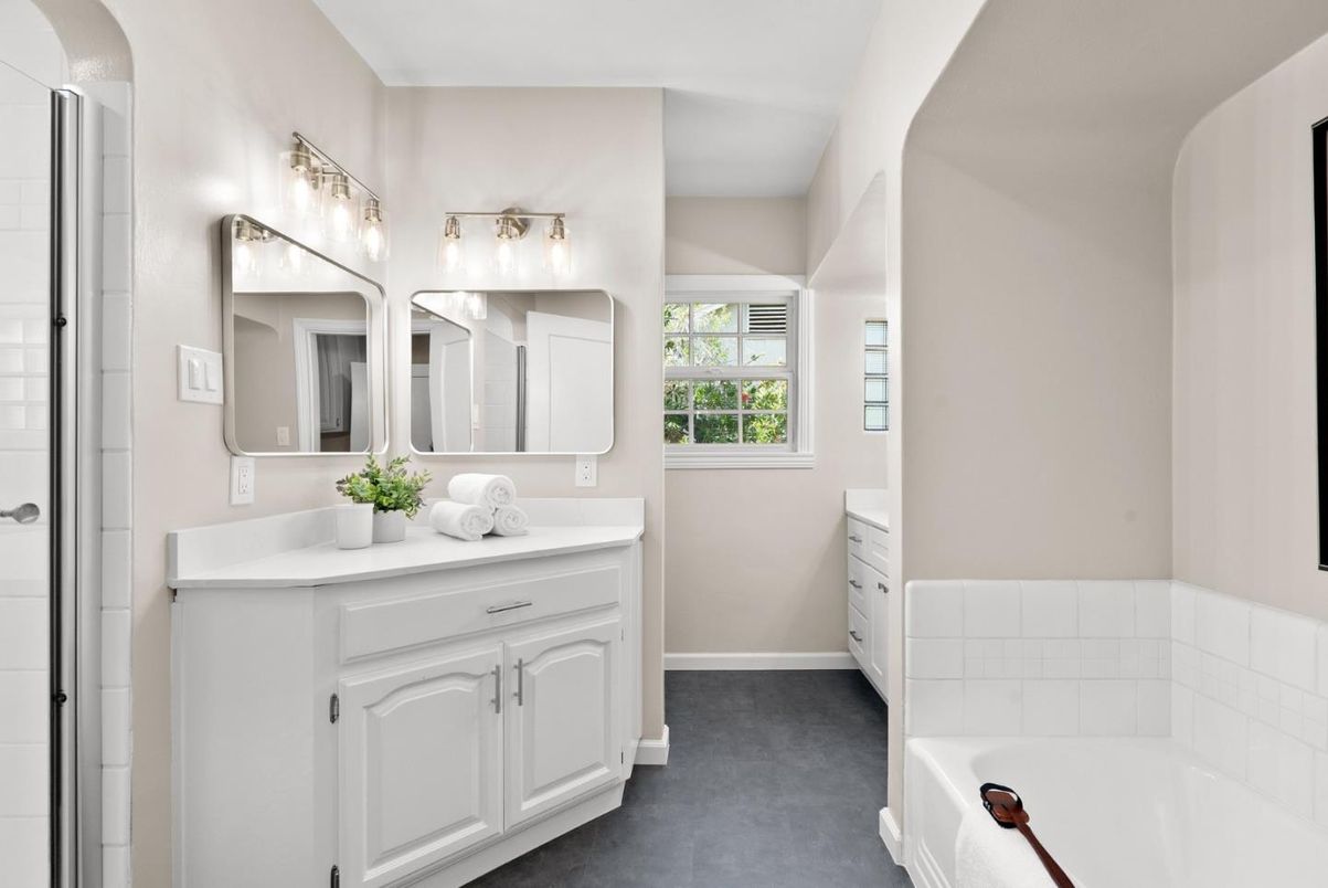 Bathroom, Dual Sink Vanities, Interior