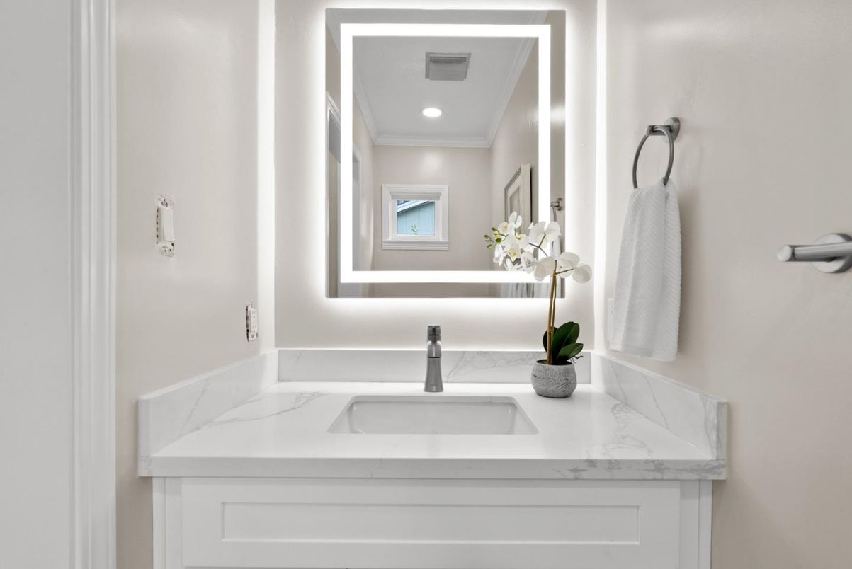 Bathroom, Interior, Recessed Lighting