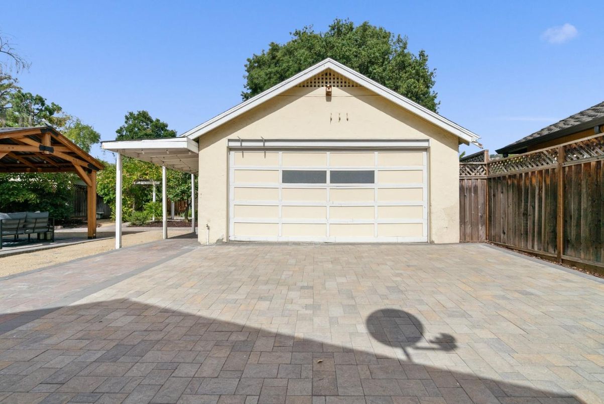 Detached Garage, Exterior