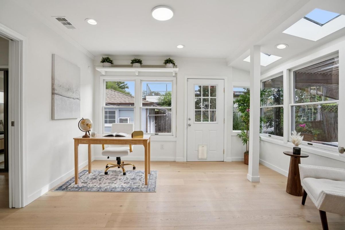 Home Office, Interior, Recessed Lighting, Wood Texture Flooring