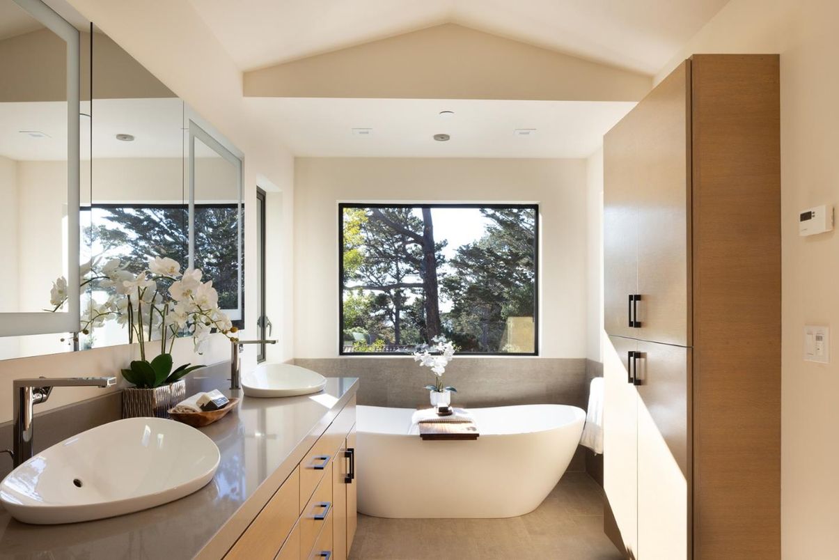 Bathroom, Dual Sink Vanities, Free Standing Baths, Interior, Recessed Lighting