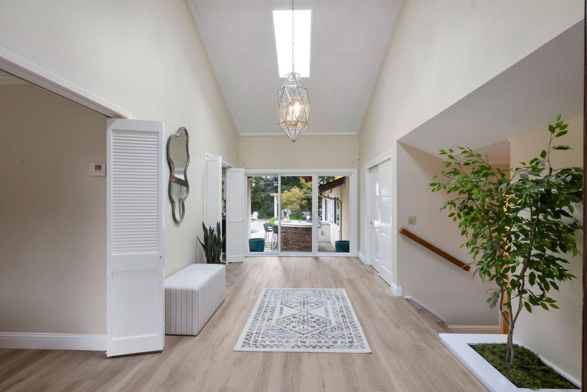 Interior, Pendant Lights, Wood Texture Flooring