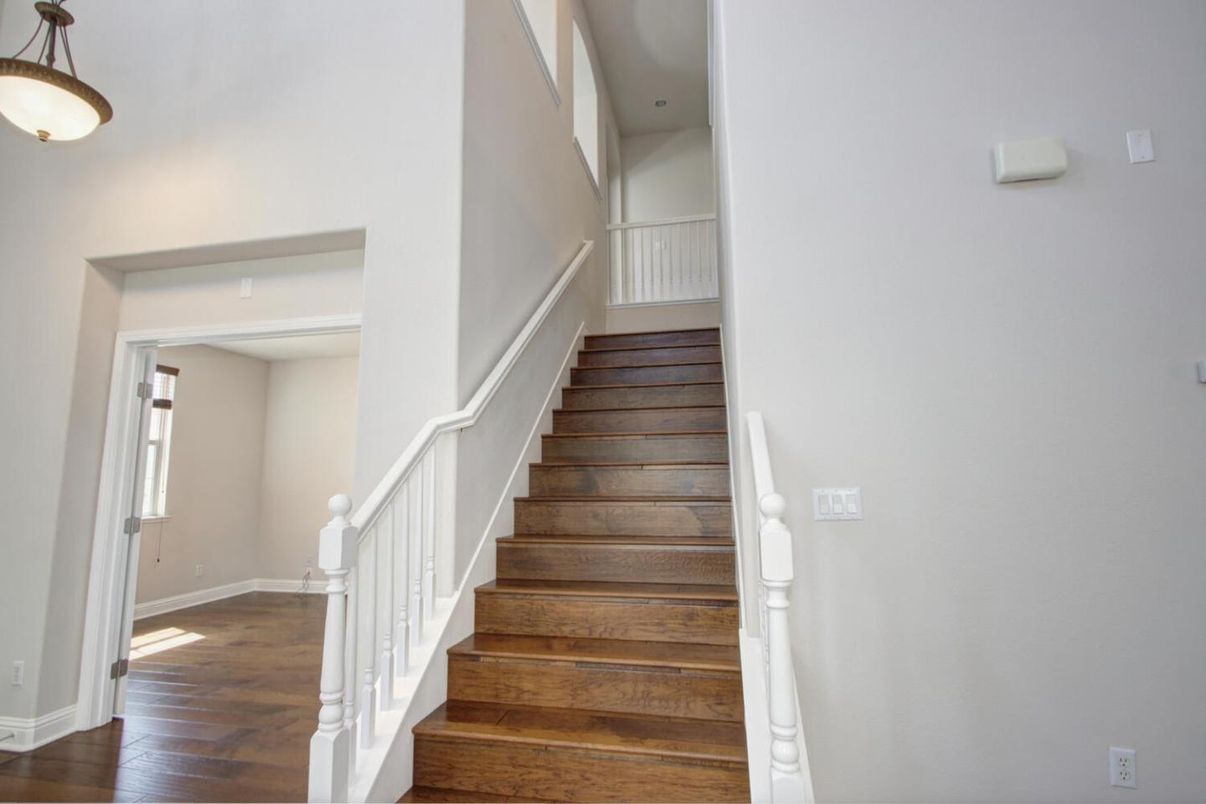 Interior, Pendant Lights, Wood Texture Flooring