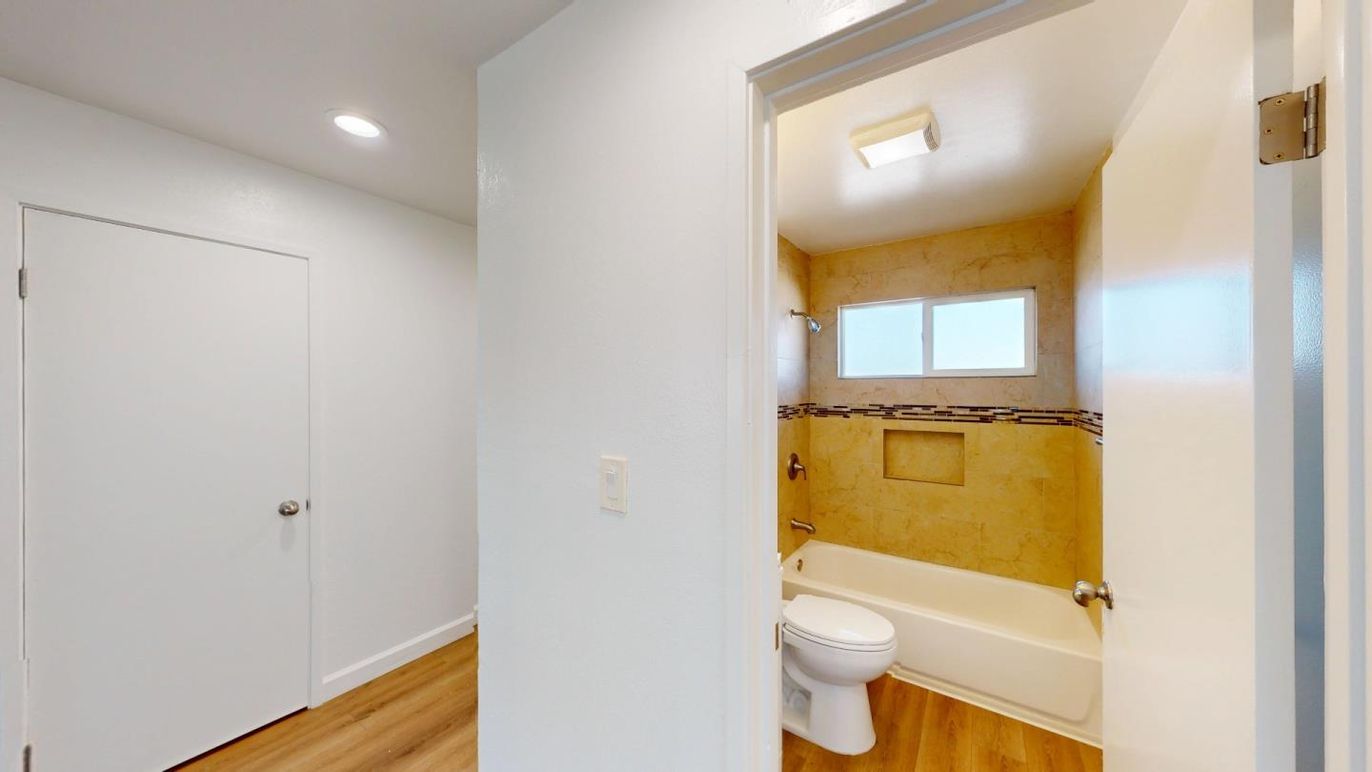 Bathroom, Interior, Recessed Lighting, Wood Texture Flooring