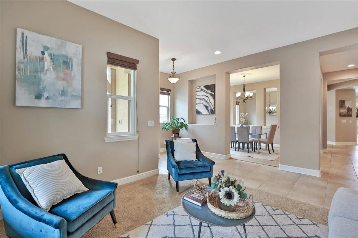 Chandelier, Dining room, Interior, Living room, Pendant Lights, Recessed Lighting