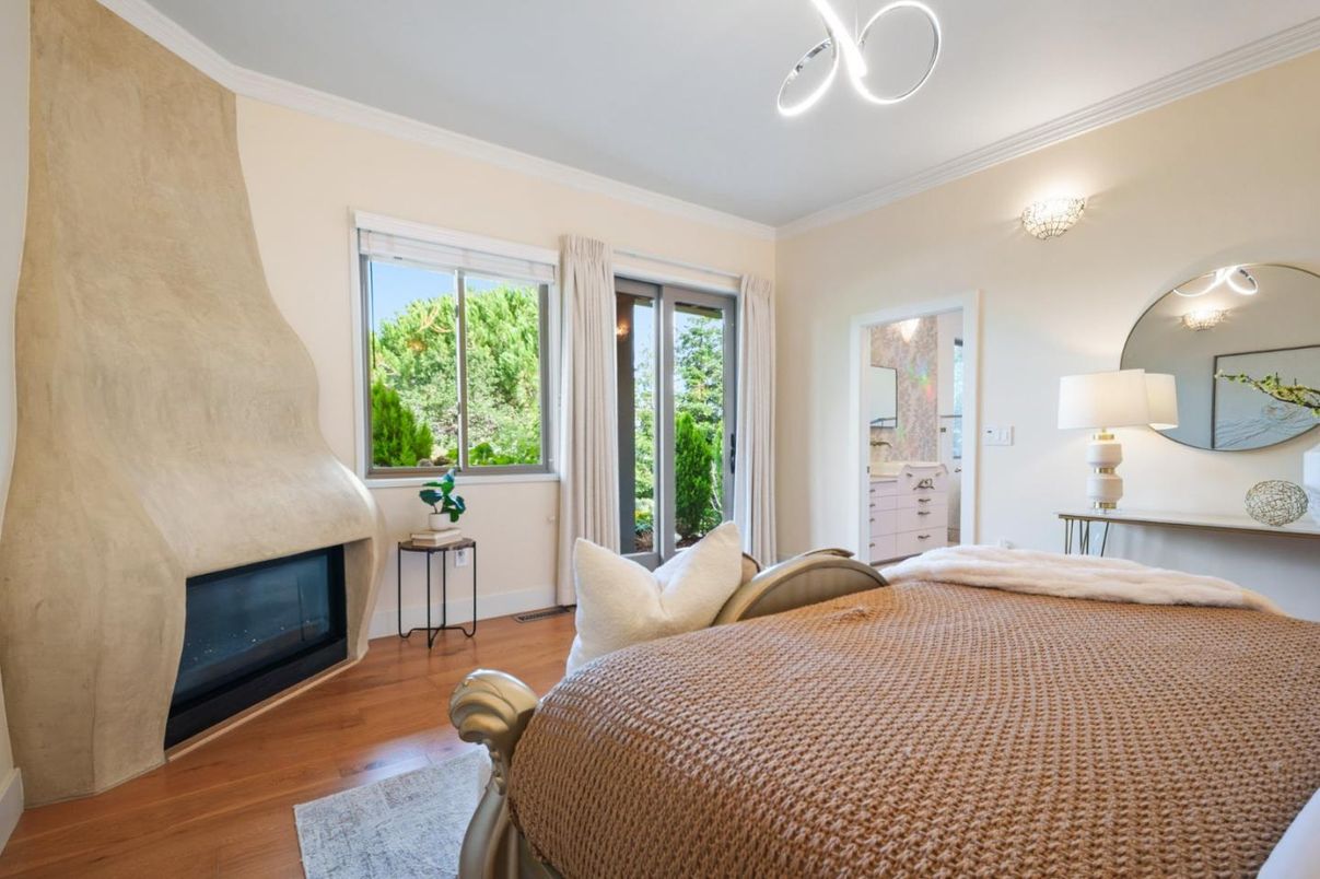 Bedroom, Fireplace, Interior, Wood Texture Flooring