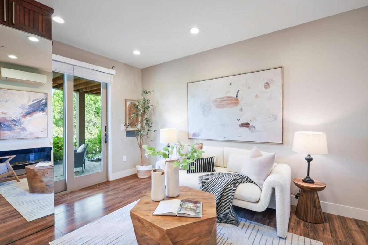 Interior, Living room, Recessed Lighting, Wood Texture Flooring