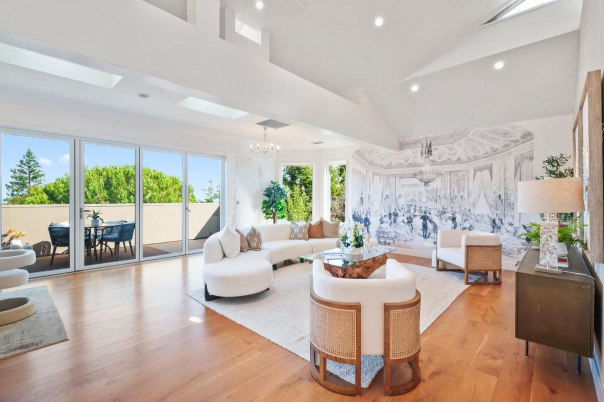 Chandelier, Interior, Living room, Recessed Lighting, Wood Texture Flooring