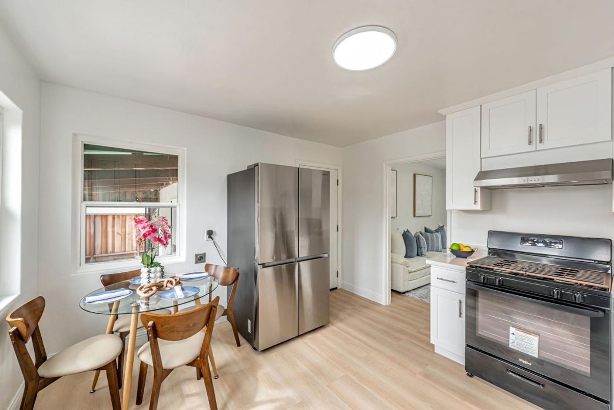 Dining room, Interior, Kitchen, Stainless Steel Appliances, Wood Texture Flooring