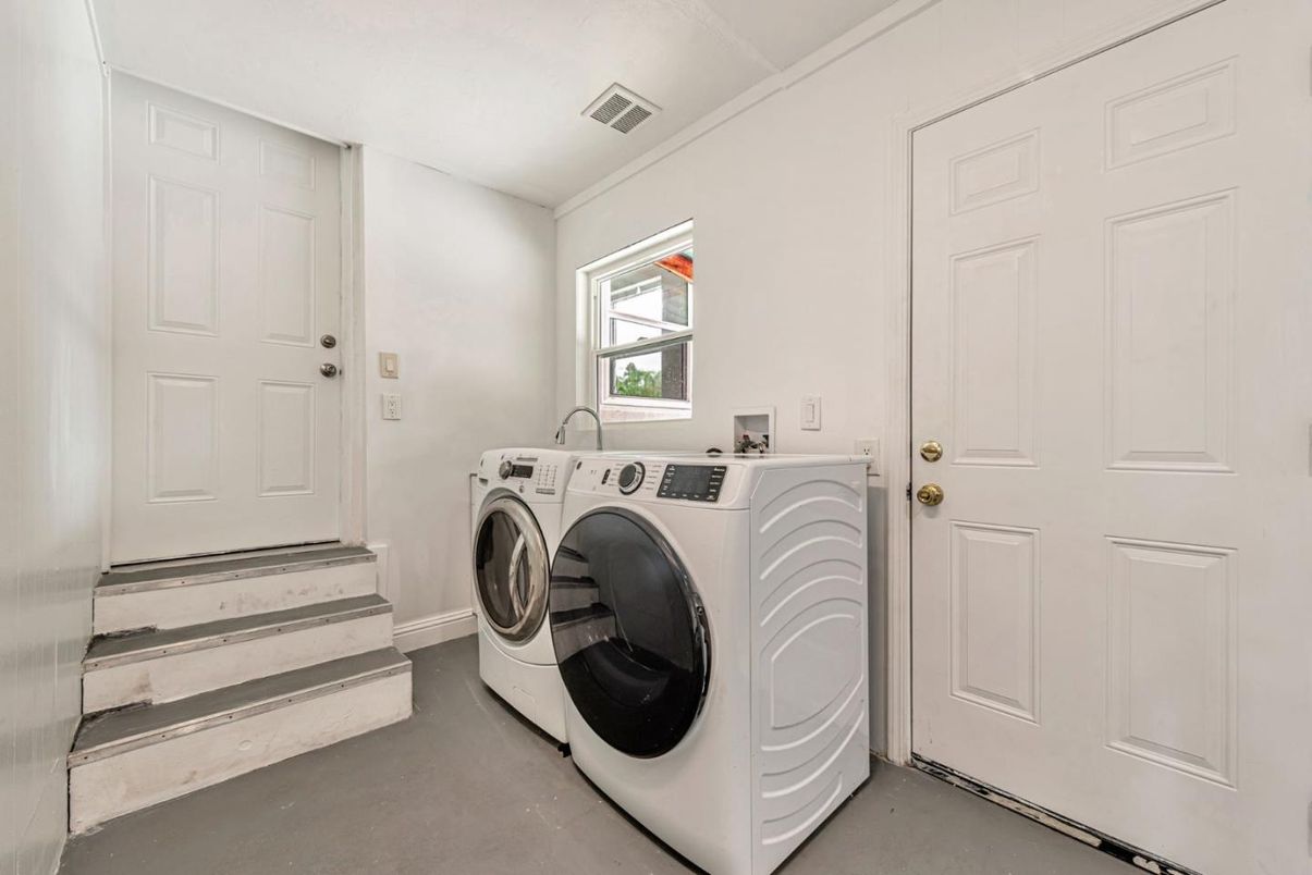 Interior, Washer