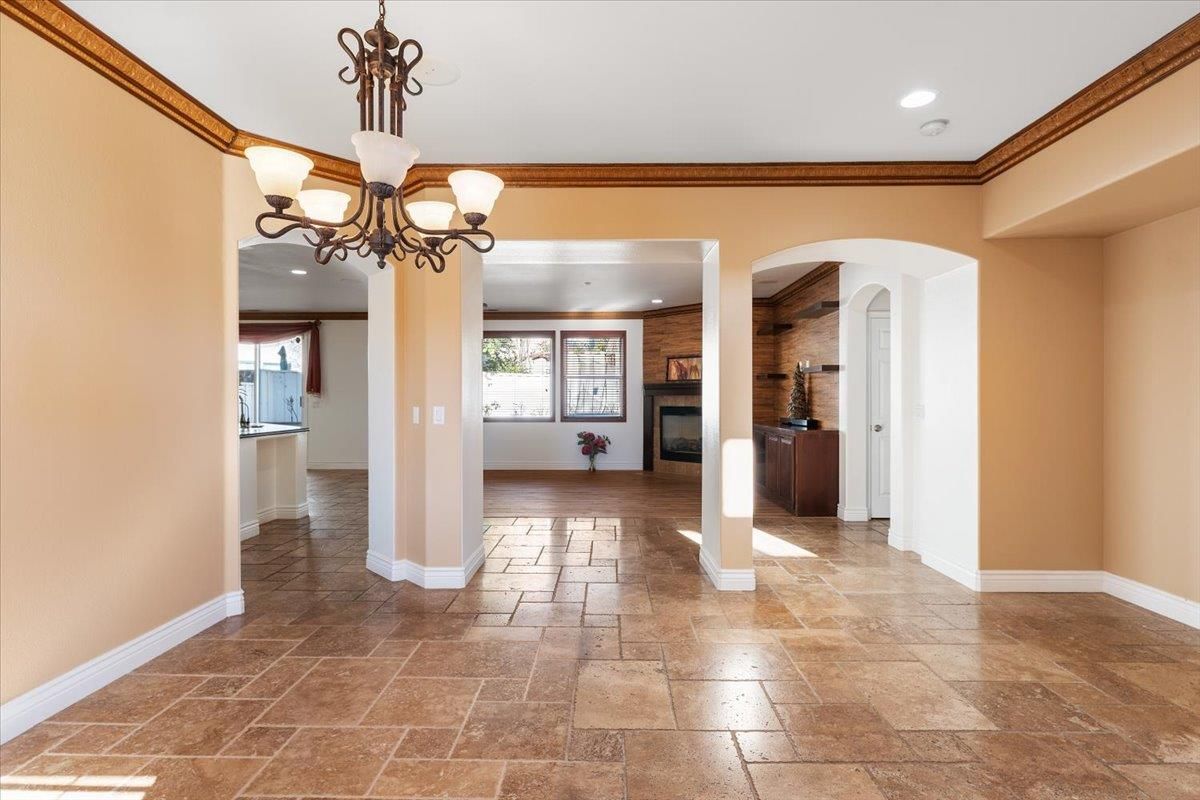 Chandelier, Fireplace, Interior, Recessed Lighting