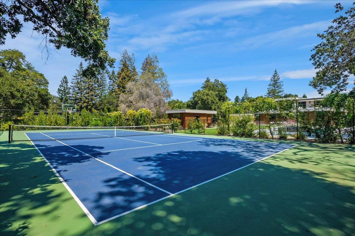 Exterior, Tennis Courts