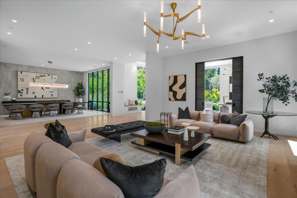 Interior, Living room, Pendant Lights, Recessed Lighting, Wood Texture Flooring