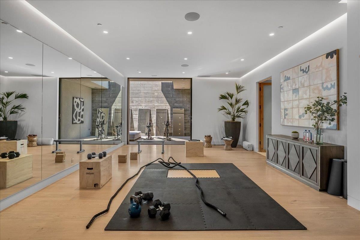 Fitness Equipment, Interior, Recessed Lighting, Wood Texture Flooring
