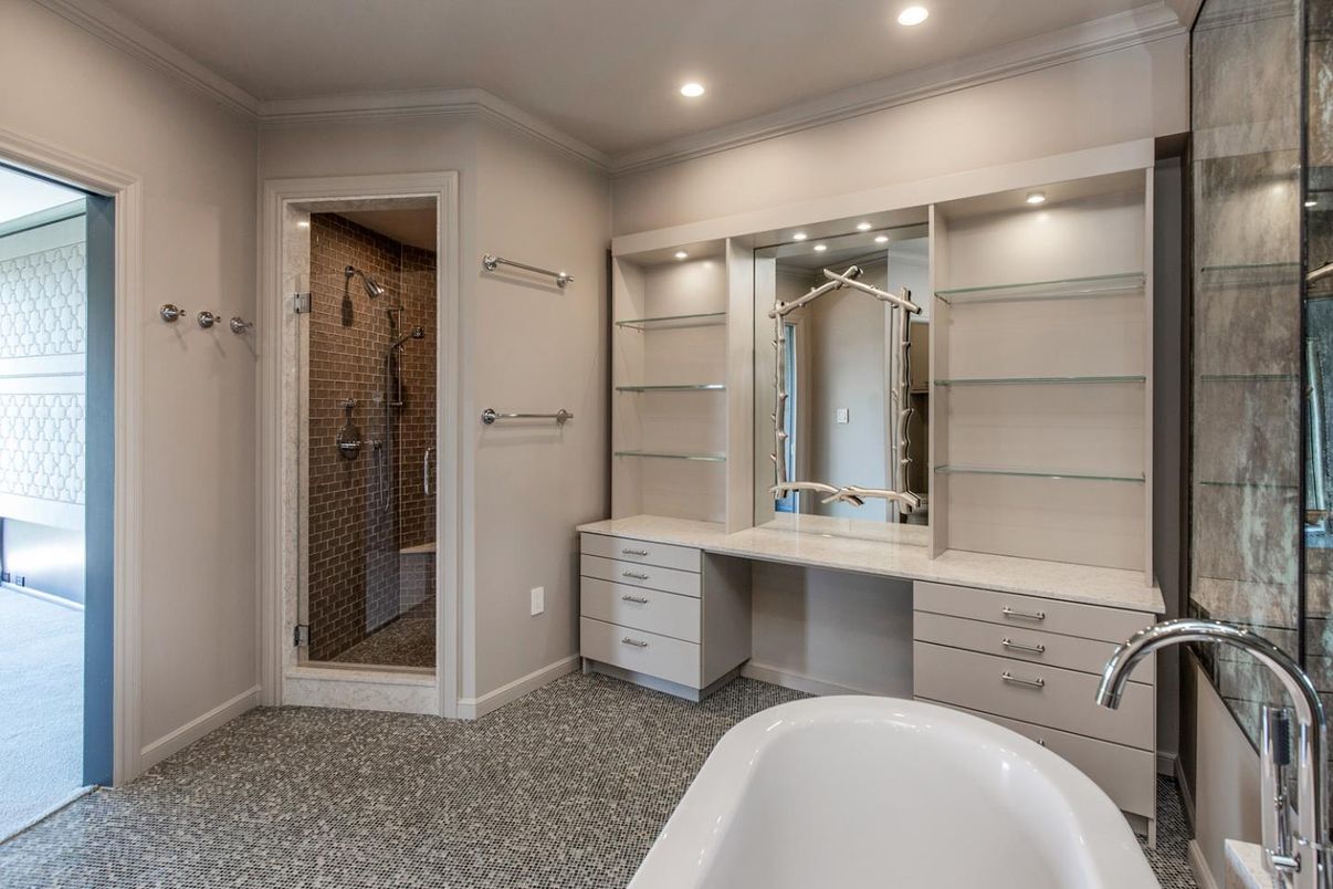 Bathroom, Dual Sink Vanities, Interior, Recessed Lighting