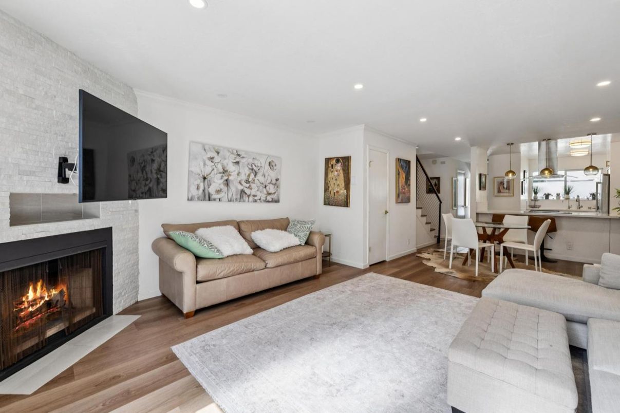 Dining room, Fireplace, Interior, Pendant Lights, Recessed Lighting, Wood Texture Flooring