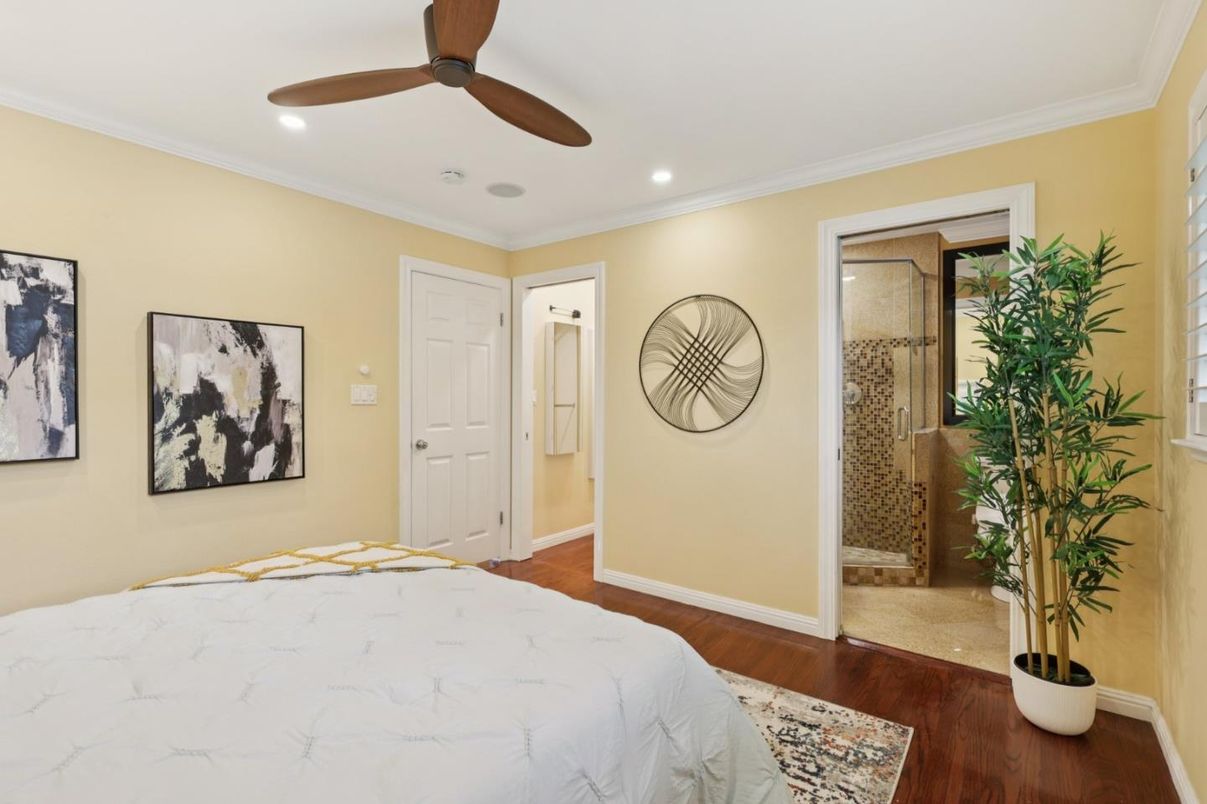 Bathroom, Bedroom, Interior, Recessed Lighting, Wood Texture Flooring