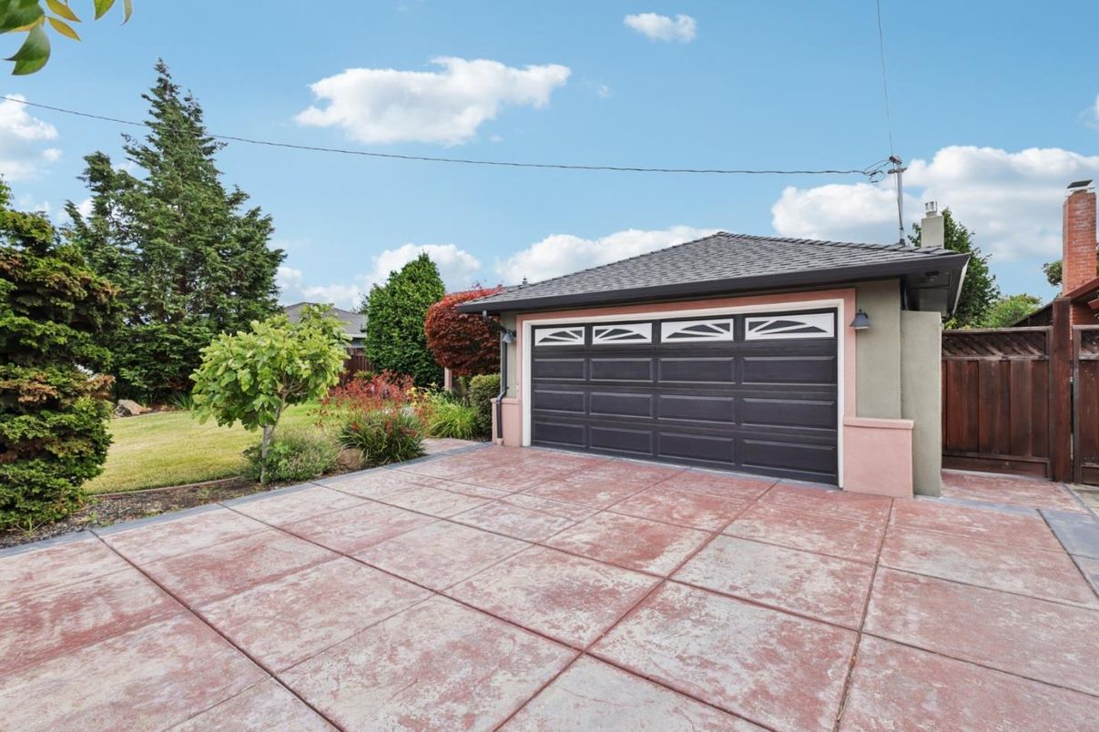 Detached Garage, Exterior