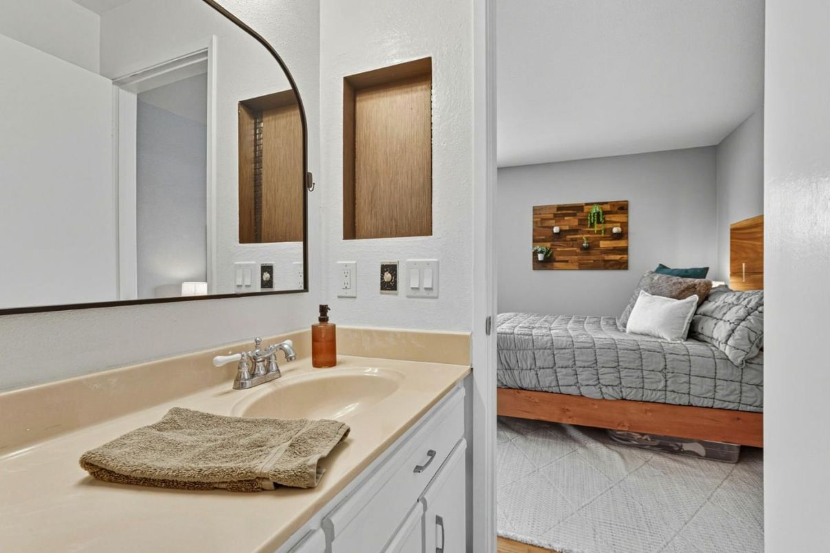 Bathroom, Bedroom, Interior