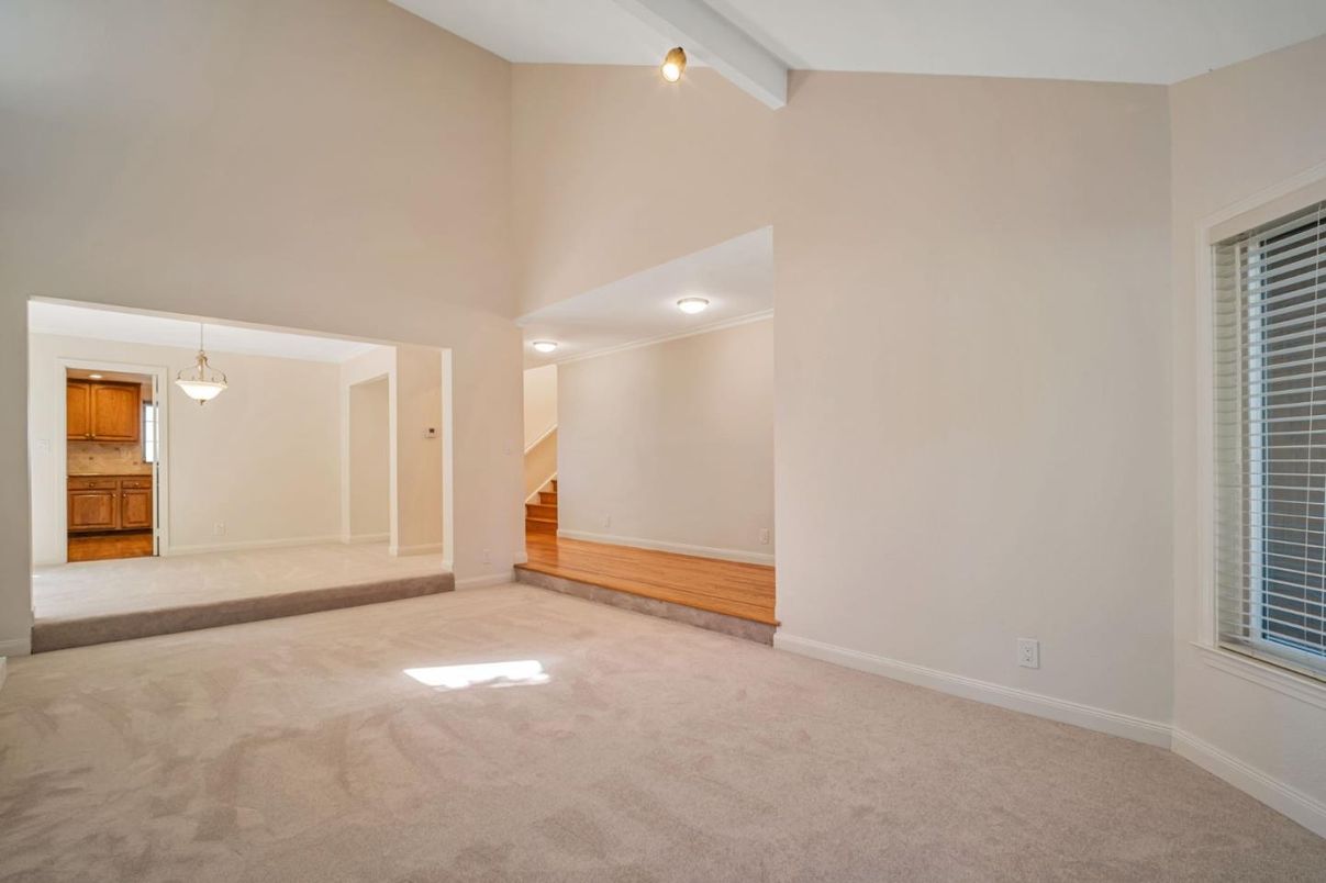 Empty room, Interior, Pendant Lights