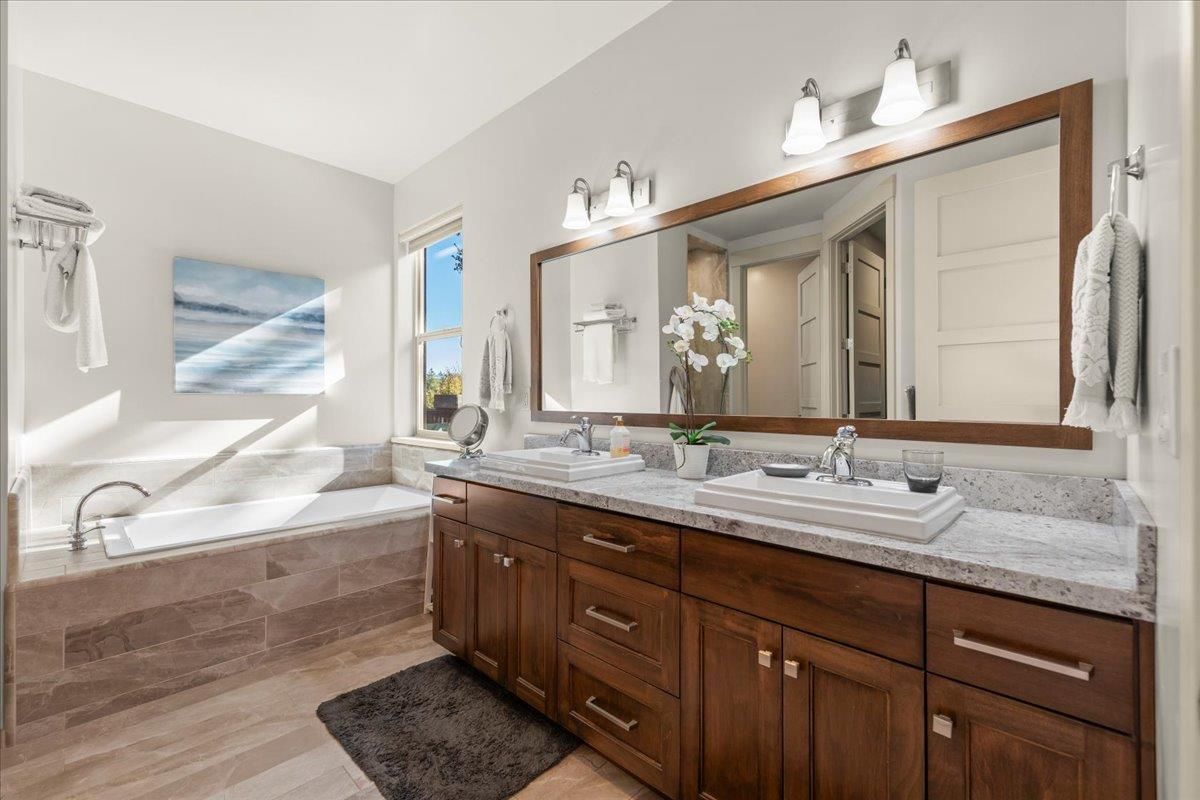 Bathroom, Dual Sink Vanities, Interior