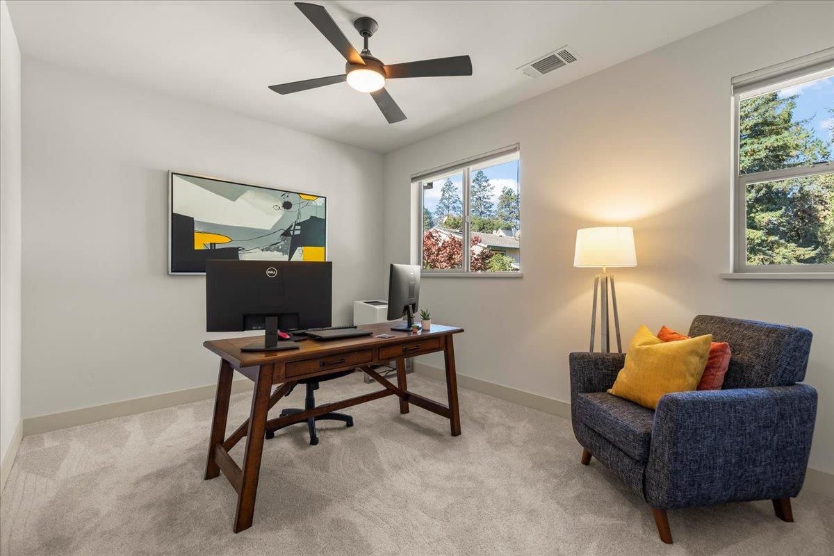 Home Office, Interior