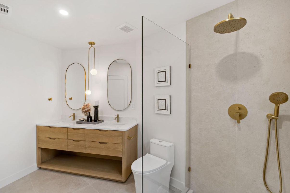 Bathroom, Dual Sink Vanities, Interior, Pendant Lights, Recessed Lighting