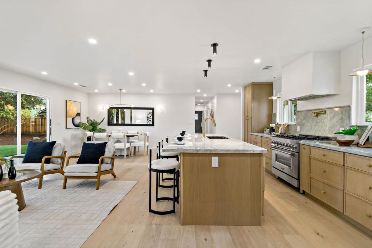 Dining room, Interior, Kitchen, Living room, Pendant Lights, Recessed Lighting, Stainless Steel Appliances, Wood Texture Flooring