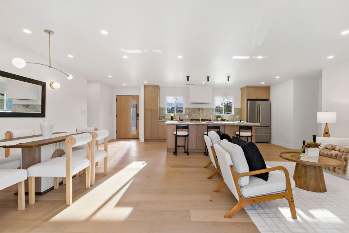 Dining room, Interior, Kitchen, Pendant Lights, Recessed Lighting, Stainless Steel Appliances, Wood Texture Flooring