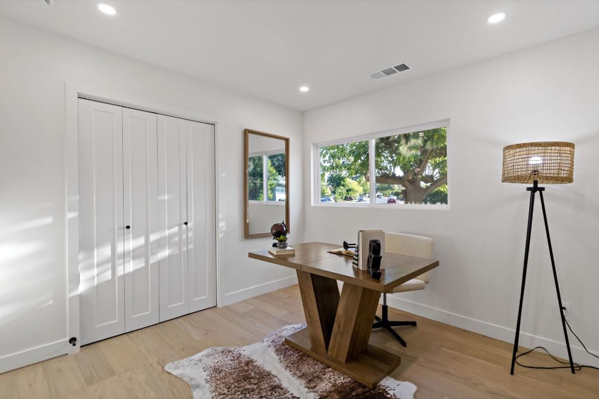 Home Office, Interior, Recessed Lighting, Wood Texture Flooring