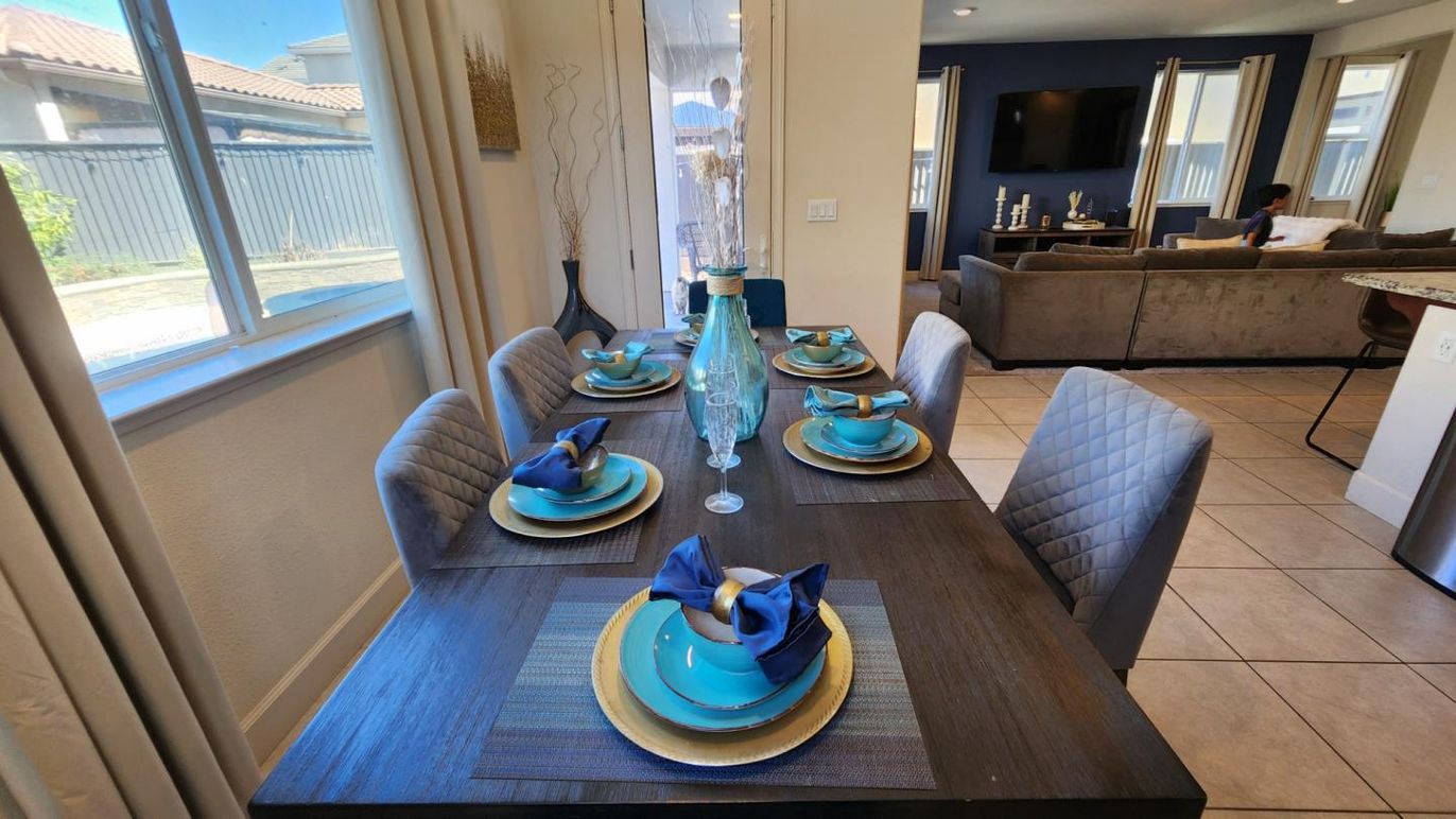 Dining room, Interior, Living room, Recessed Lighting