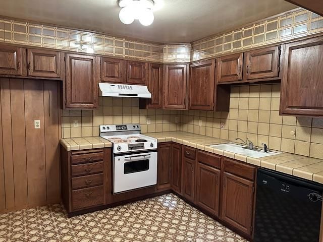 Interior, Kitchen, Tile Countertops