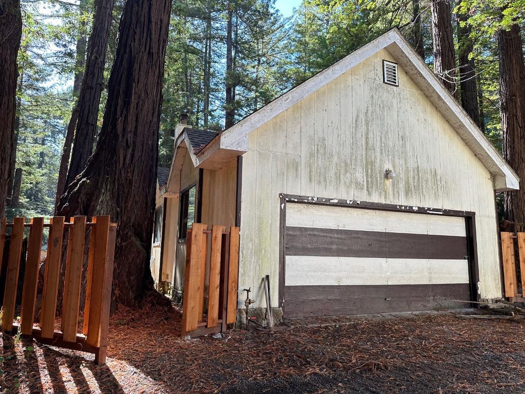 Detached Garage, Exterior