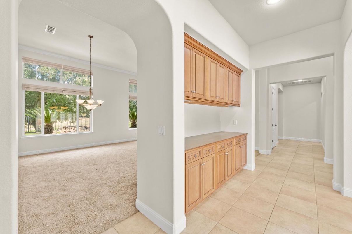 Empty room, Interior, Pendant Lights, Recessed Lighting