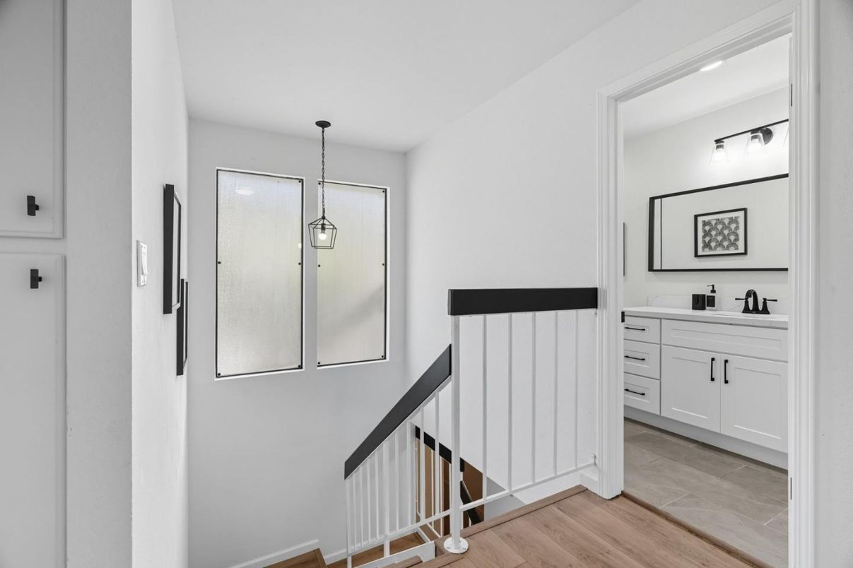 Interior, Pendant Lights, Wood Texture Flooring