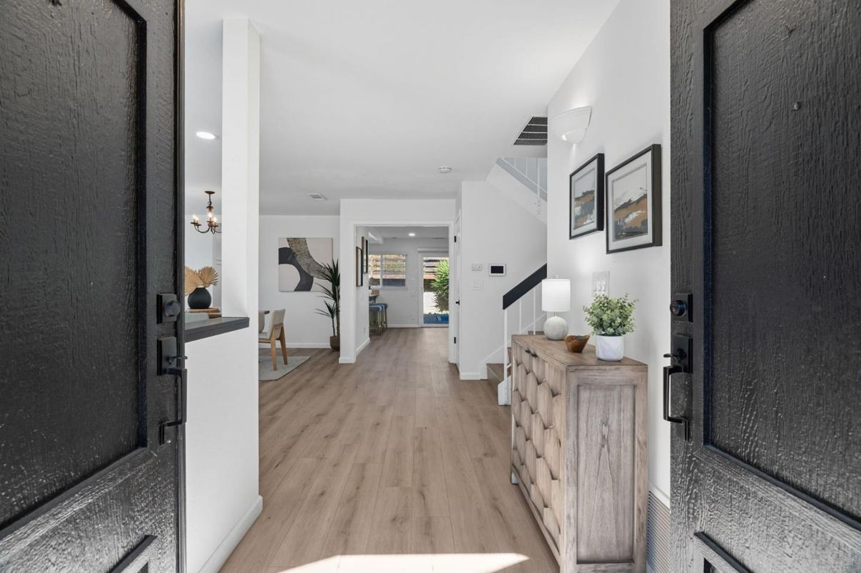 Interior, Recessed Lighting, Wood Texture Flooring