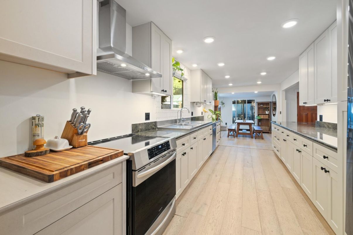 Dining room, Interior, Kitchen, Recessed Lighting, Stainless Steel Appliances, Wood Texture Flooring
