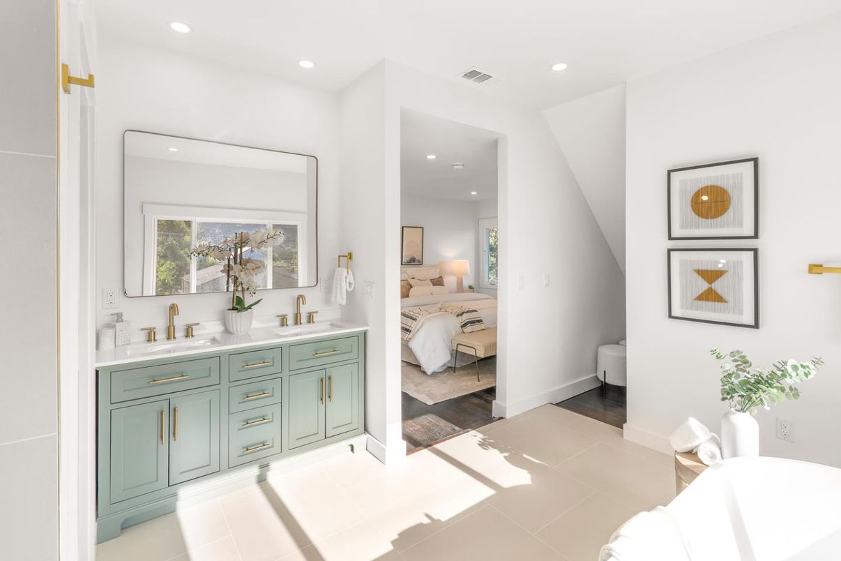 Bathroom, Bedroom, Dual Sink Vanities, Interior, Recessed Lighting