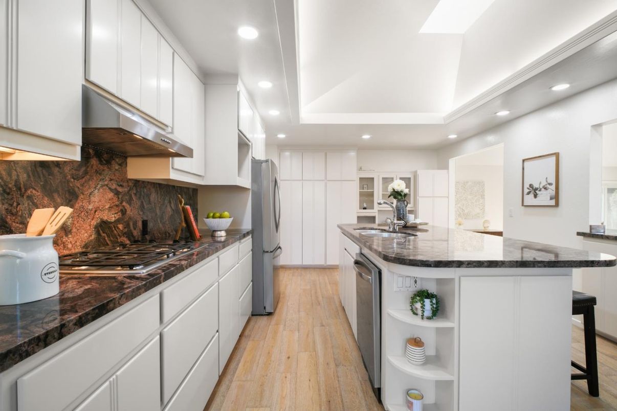 Interior, Kitchen, Recessed Lighting, Wood Texture Flooring