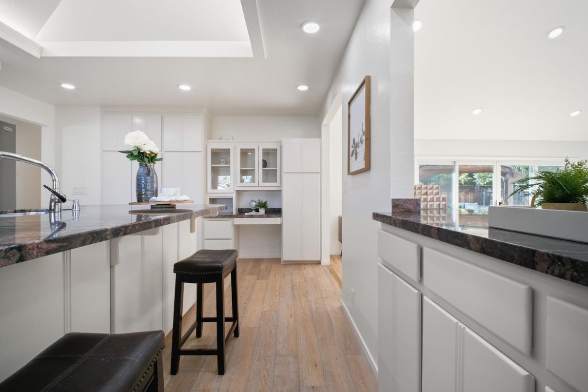 Interior, Recessed Lighting, Wood Texture Flooring