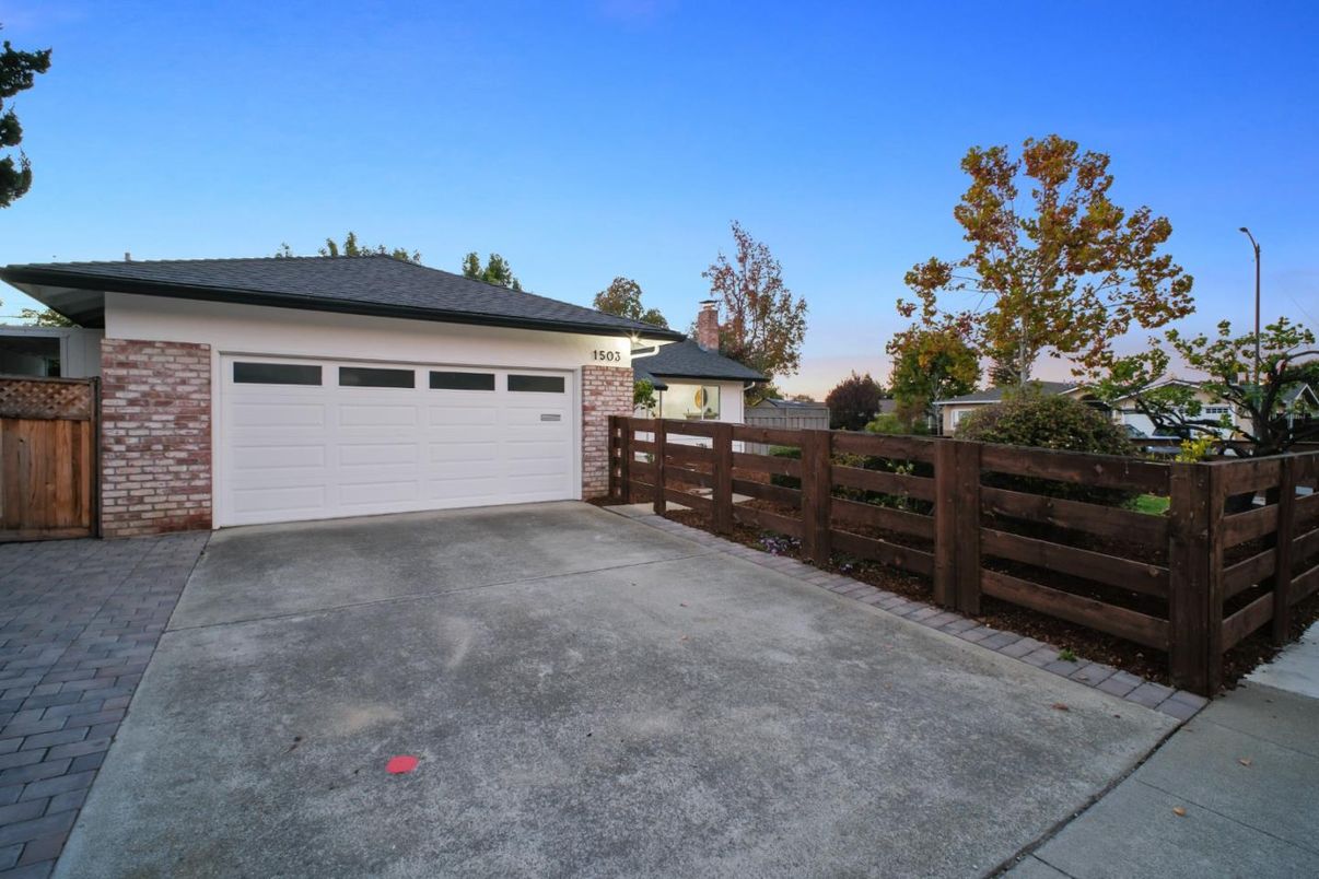 Detached Garage, Exterior