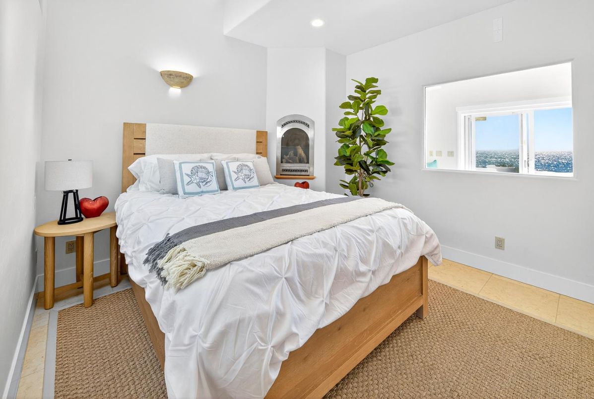 Bedroom, Fireplace, Interior, Recessed Lighting