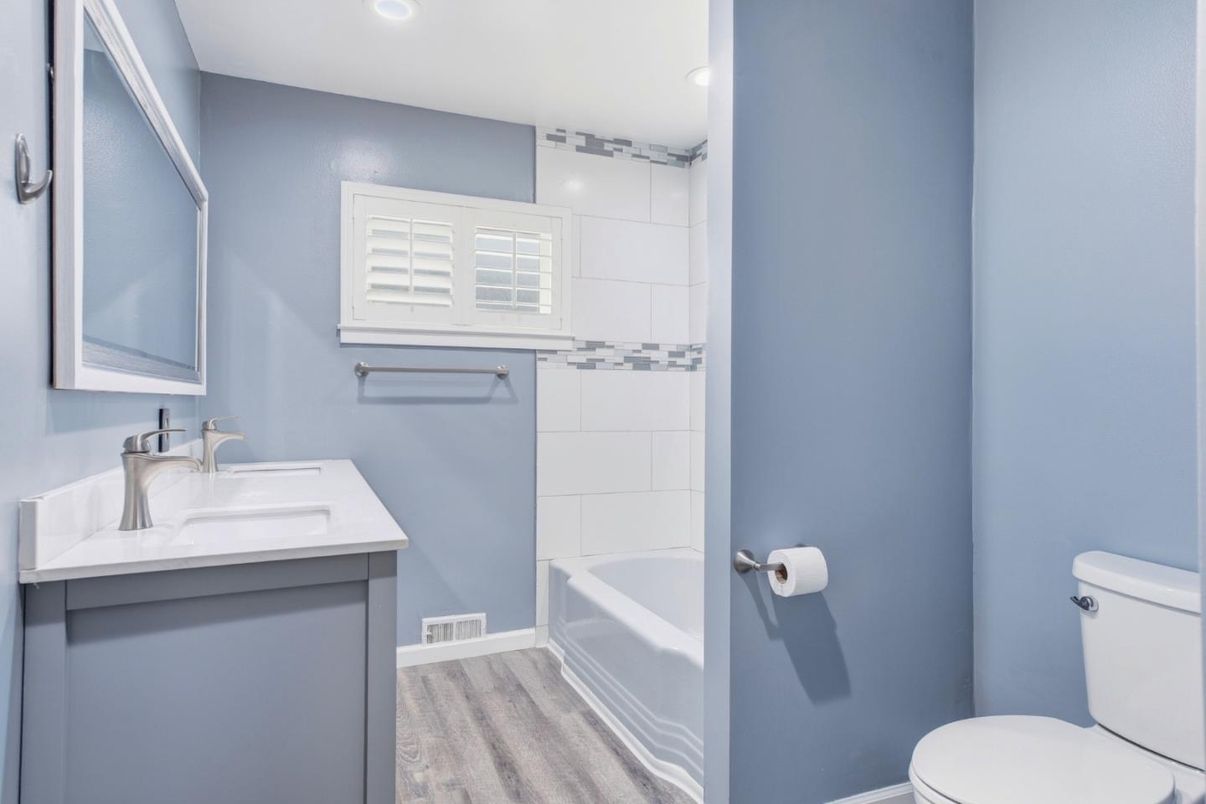 Bathroom, Interior, Recessed Lighting, Wood Texture Flooring