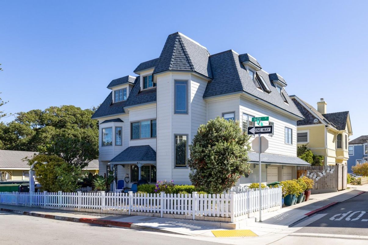 Exterior, Facade, Solar Panels, Queen Anne Victorian
