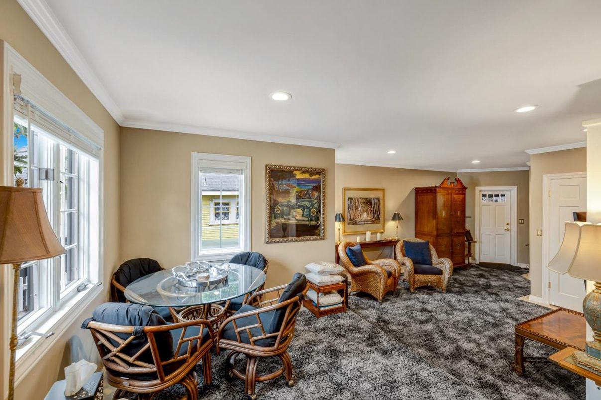 Dining room, Interior, Recessed Lighting