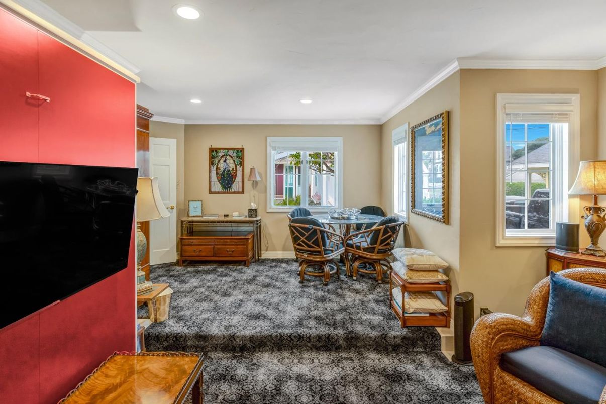 Dining room, Interior, Recessed Lighting
