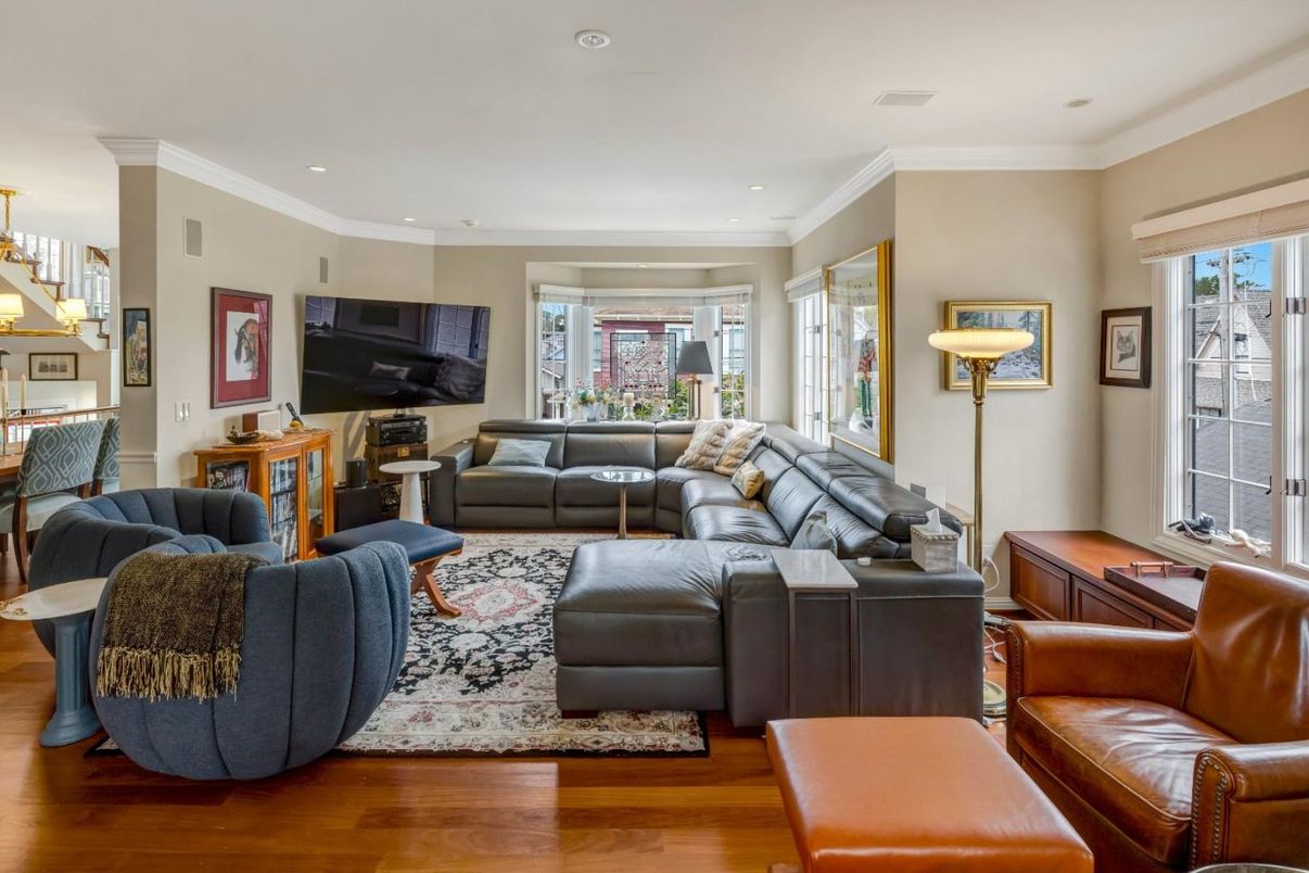 Chandelier, Interior, Living room, Recessed Lighting, Wood Texture Flooring