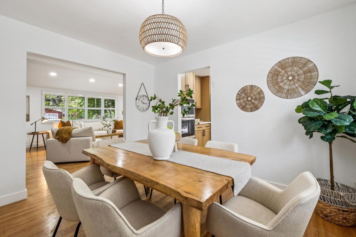 Dining room, Interior, Living room, Pendant Lights, Recessed Lighting, Wood Texture Flooring