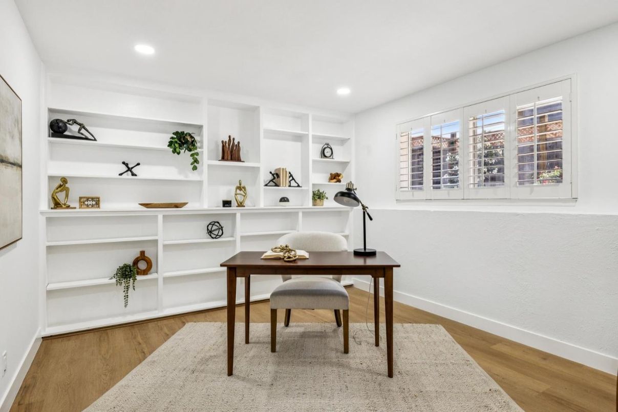 Home Office, Interior, Recessed Lighting, Wood Texture Flooring